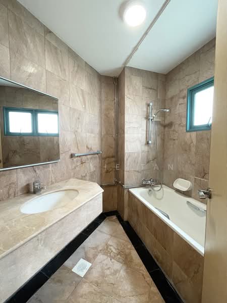 Oleanas Residences, 42 Kim Yam Road, Room Rental, 200 sqft, Condominium For Rent, by JACKIE TAN, 500220890 - Bathroom - PropertyGuru.com.sg