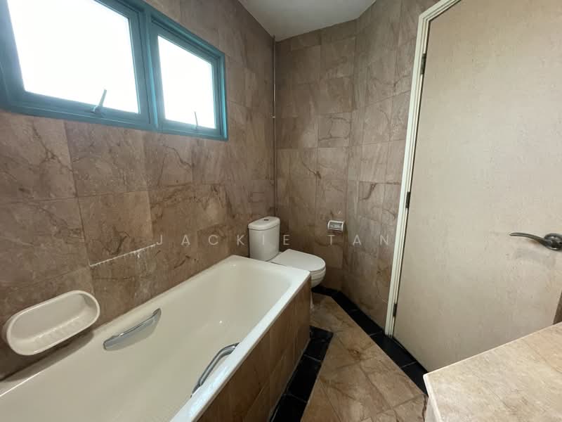 Oleanas Residences, 42 Kim Yam Road, Room Rental, 200 sqft, Condominium For Rent, by JACKIE TAN, 500220890 - Bathroom - PropertyGuru.com.sg