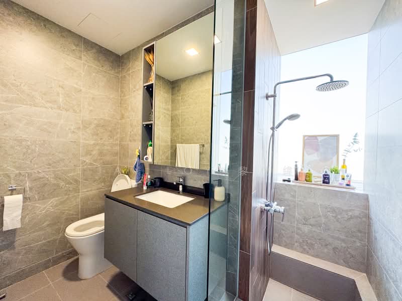 Strata, 1 Essex Road, 3 Bedrooms, 1,636 sqft, Apartment For Sale, by Jay Loy 黎仕緯, 500220891 - Master Bathroom - PropertyGuru.com.sg