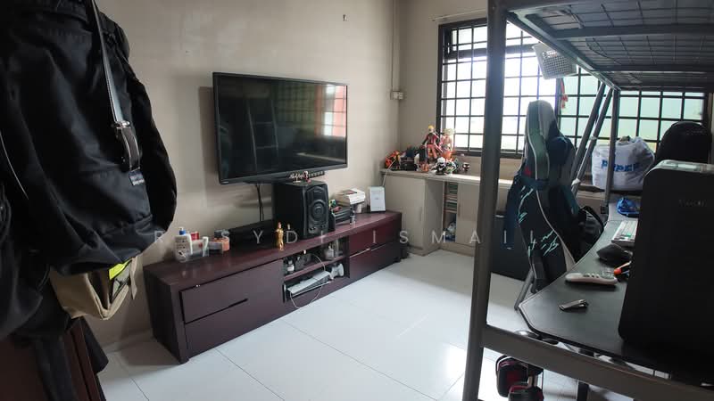 760 Woodlands Avenue 6, 760 Woodlands Avenue 6, 3 Bedrooms, 1,303 sqft, HDB Flat For Sale, by Rusydi Ismail, 500220893 - Common Bedroom - PropertyGuru.com.sg