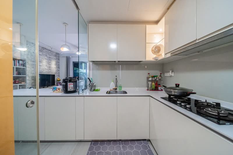 Lakeville, 1 Jurong Lake Link, 4 Bedrooms, 1,270 sqft, Condominium For Rent, by April Xu, 500220898 - Kitchen - PropertyGuru.com.sg