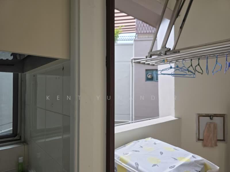 Summerdale, 6 Boon Lay Drive, 3 Bedrooms, 1,324 sqft, Condominium For Rent, by Kent YUNANDAR, 500220911 - Yard - PropertyGuru.com.sg