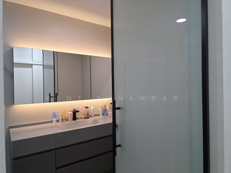 Summerdale, 6 Boon Lay Drive, 3 Bedrooms, 1,324 sqft, Condominium For Rent, by Kent YUNANDAR, 500220911 - Bathroom - PropertyGuru.com.sg