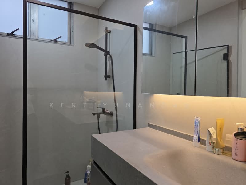 Summerdale, 6 Boon Lay Drive, 3 Bedrooms, 1,324 sqft, Condominium For Rent, by Kent YUNANDAR, 500220911 - Bathroom - PropertyGuru.com.sg