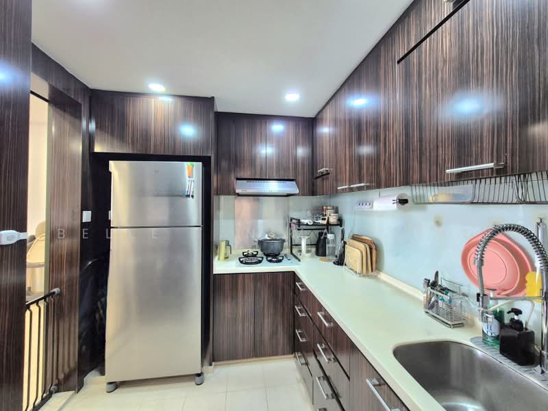 Seasons View, 7 Pemimpin Drive, 3 Bedrooms, 1,152 sqft, Condominium For Sale, by Belle Tan May Sian, 500220913 - Kitchen - PropertyGuru.com.sg
