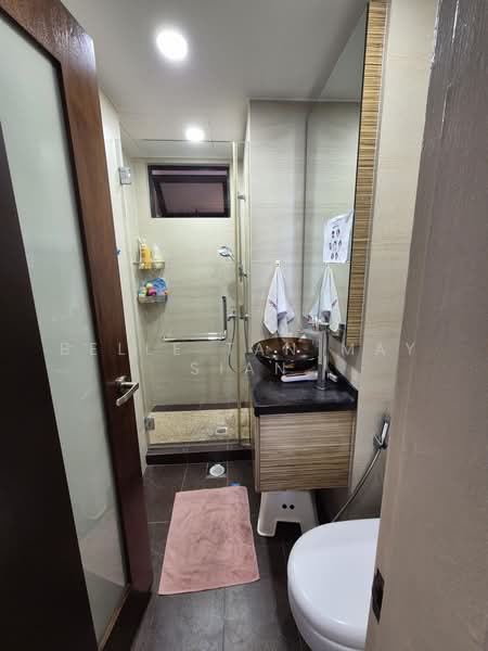 Seasons View, 7 Pemimpin Drive, 3 Bedrooms, 1,152 sqft, Condominium For Sale, by Belle Tan May Sian, 500220913 - Bathroom - PropertyGuru.com.sg