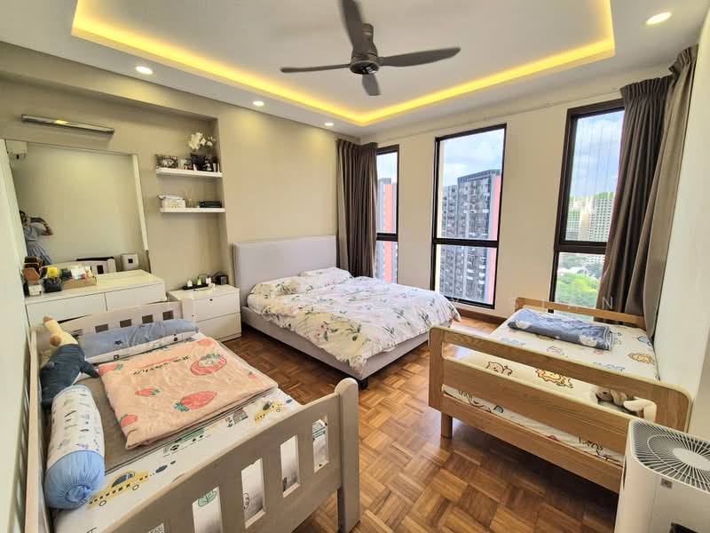 Seasons View, 7 Pemimpin Drive, 3 Bedrooms, 1,152 sqft, Condominium For Sale, by Belle Tan May Sian, 500220913 - Bedroom - PropertyGuru.com.sg