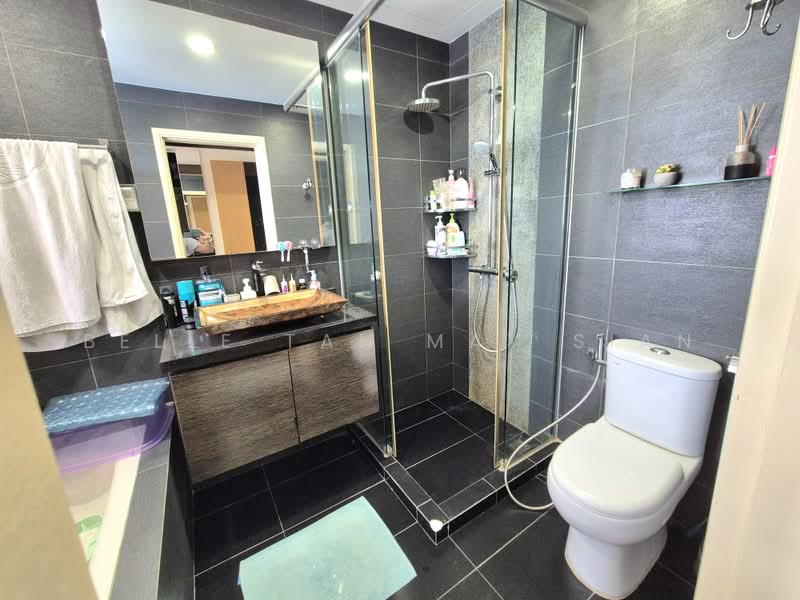 Seasons View, 7 Pemimpin Drive, 3 Bedrooms, 1,152 sqft, Condominium For Sale, by Belle Tan May Sian, 500220913 - Bathroom - PropertyGuru.com.sg