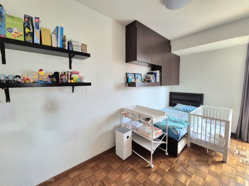 Seasons View, 7 Pemimpin Drive, 3 Bedrooms, 1,152 sqft, Condominium For Sale, by Belle Tan May Sian, 500220913 - Bedroom - PropertyGuru.com.sg