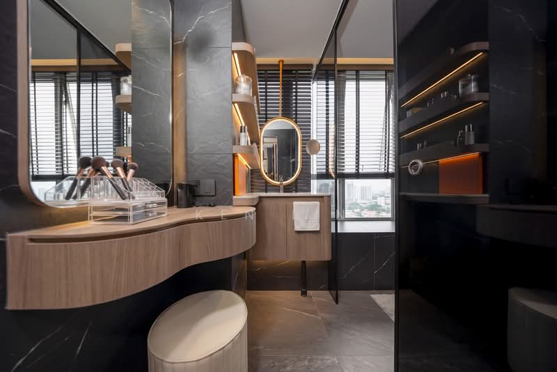 The Parc Condominium, 3 West Coast Walk, 3 Bedrooms, 1,216 sqft, Condominium For Sale, by Ken Lin, 500220914 - Bathroom - PropertyGuru.com.sg
