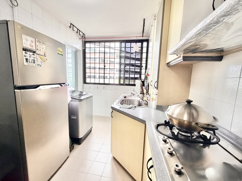 133 Simei Street 1, 133 Simei Street 1, 3 Bedrooms, 1,313 sqft, HDB Flat For Sale, by Heng Yan Ting, 500220919 - Kitchen - PropertyGuru.com.sg