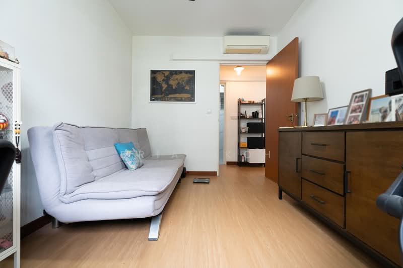 332B Anchorvale Link, 332B Anchorvale Link, 3 Bedrooms, 990 sqft, HDB Flat For Sale, by Brian Koh, 500220924 - Living Room - PropertyGuru.com.sg