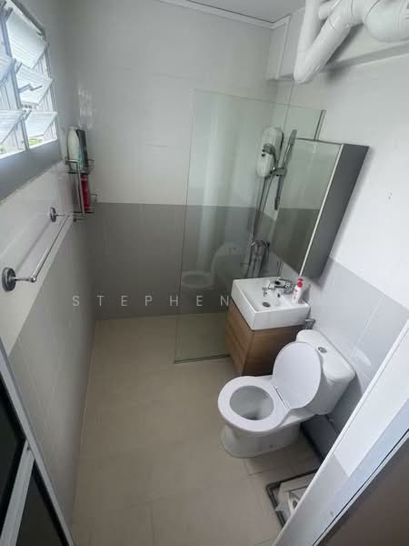 117 Simei Street 1, 117 Simei Street 1, 4 Bedrooms, 904 sqft, HDB Flat For Rent, by Stephen Tan, 500220925 - Bathroom - PropertyGuru.com.sg