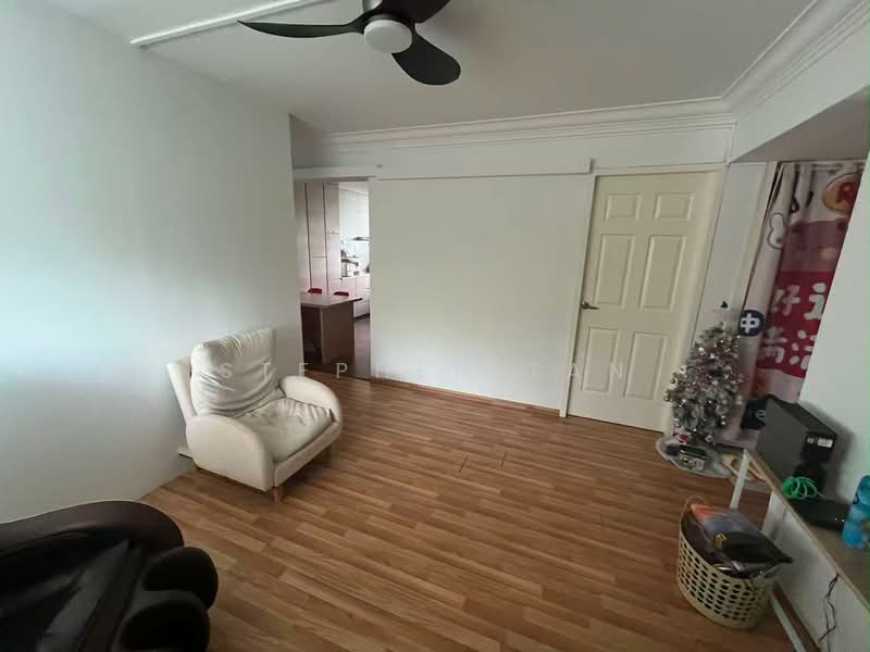 117 Simei Street 1, 117 Simei Street 1, 4 Bedrooms, 904 sqft, HDB Flat For Rent, by Stephen Tan, 500220925 - Living Room - PropertyGuru.com.sg