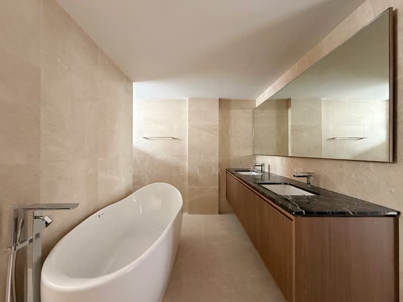 Serangoon Garden Estate, Brockhampton Drive, Hougang / Punggol / Sengkang, 6 Bedrooms, 7,460 sqft, Semi-Detached House For Sale, by Andy Lim 林佳俊, 500220945 - Bathroom - PropertyGuru.com.sg