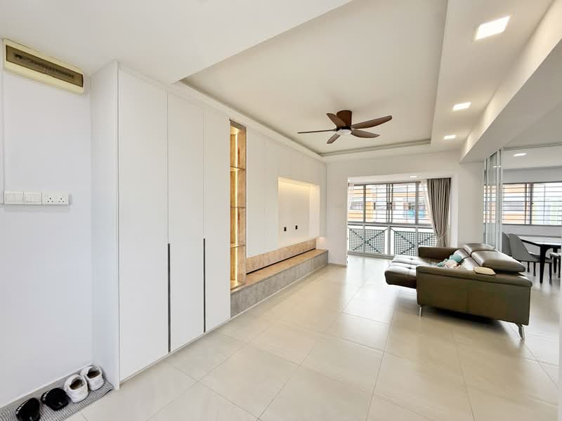 706 Tampines Street 71, 706 Tampines Street 71, 4 Bedrooms, 1,292 sqft, HDB Flat For Sale, by Danielle Sim, 500220951 - Living Room - PropertyGuru.com.sg