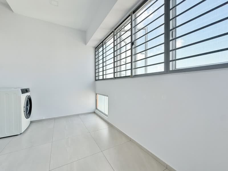 706 Tampines Street 71, 706 Tampines Street 71, 4 Bedrooms, 1,292 sqft, HDB Flat For Sale, by Danielle Sim, 500220951 - Yard - PropertyGuru.com.sg
