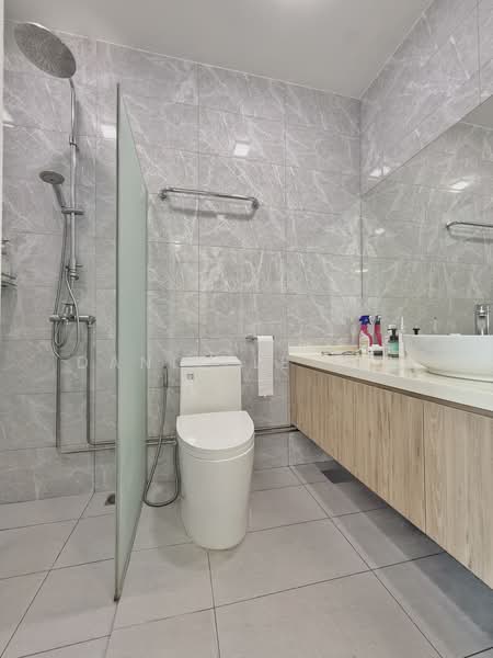 706 Tampines Street 71, 706 Tampines Street 71, 4 Bedrooms, 1,292 sqft, HDB Flat For Sale, by Danielle Sim, 500220951 - Bathroom - PropertyGuru.com.sg