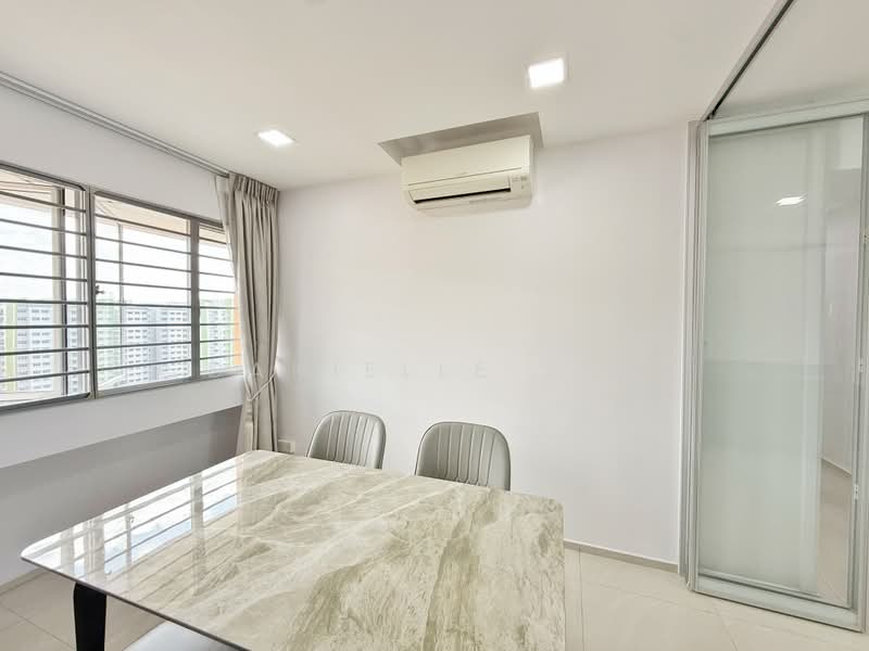 706 Tampines Street 71, 706 Tampines Street 71, 4 Bedrooms, 1,292 sqft, HDB Flat For Sale, by Danielle Sim, 500220951 - Dining Room - PropertyGuru.com.sg