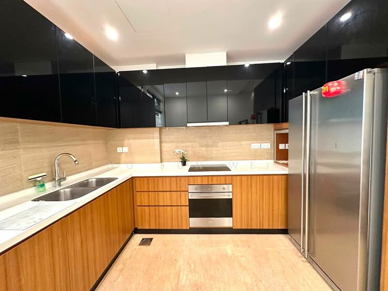Eleven @ Holland, 11 Holland Link, 5 Bedrooms, 3,735 sqft, Cluster House For Sale, by Ng Jun Wei, 500220978 - Kitchen - PropertyGuru.com.sg