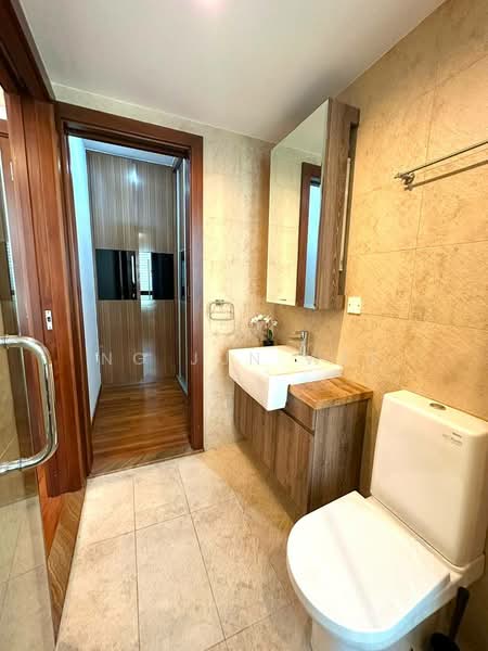 Eleven @ Holland, 11 Holland Link, 5 Bedrooms, 3,735 sqft, Cluster House For Sale, by Ng Jun Wei, 500220978 - Bathroom - PropertyGuru.com.sg