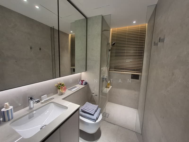 Bukit Timah, , 3 Bedrooms, 1,001 sqft, Condominium For Sale, by Fabian Tan, 500220993 - Bathroom - PropertyGuru.com.sg