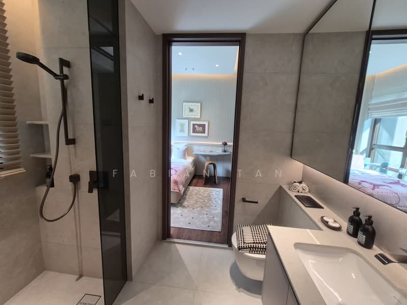 Bukit Timah, , 4 Bedrooms, 1,378 sqft, Condominium For Sale, by Fabian Tan, 500220997 - Bathroom - PropertyGuru.com.sg