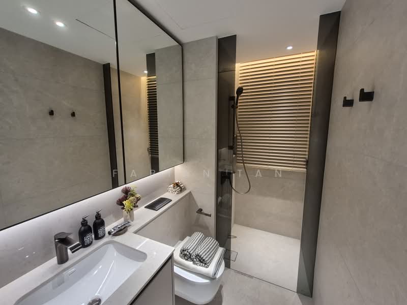 Bukit Timah, , 4 Bedrooms, 1,378 sqft, Condominium For Sale, by Fabian Tan, 500220997 - Bathroom - PropertyGuru.com.sg
