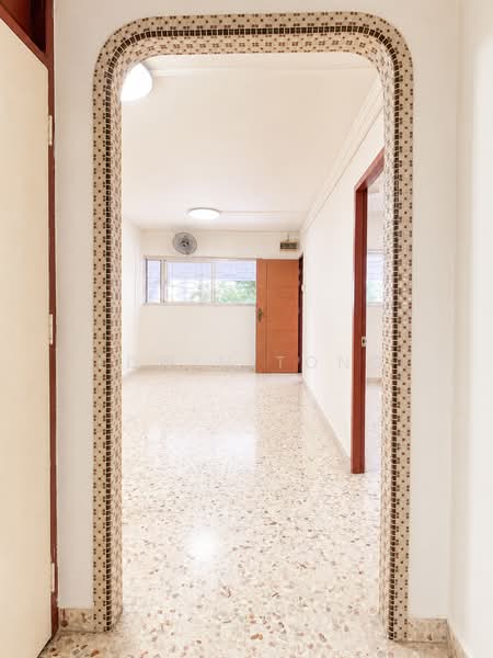 125 Geylang East Avenue 1, 125 Geylang East Avenue 1, 2 Bedrooms, 797 sqft, HDB Flat For Sale, by Edwin Tong, 500221001 - Entrance to living - PropertyGuru.com.sg