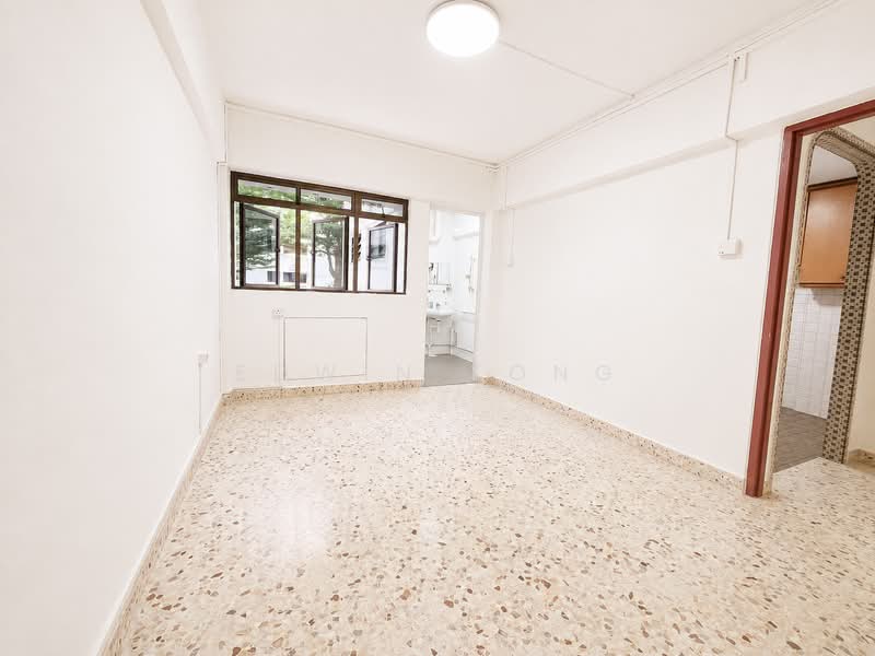 125 Geylang East Avenue 1, 125 Geylang East Avenue 1, 2 Bedrooms, 797 sqft, HDB Flat For Sale, by Edwin Tong, 500221001 - Bedroom master - PropertyGuru.com.sg