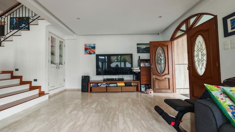 2 Storey Corner Terrace 1km to Tao Nan, Bring your luggage to move in, Beautifully renovated, Move in, 1km to Tao Nan, 5 Bedrooms, 3,401 sqft, Corner Terrace For Sale, by Stephanie Tok, 500221005 - Living Room - PropertyGuru.com.sg