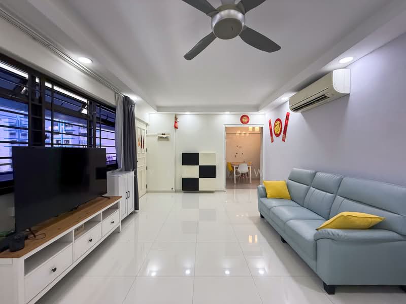635 Jurong West Street 65, 635 Jurong West Street 65, 3 Bedrooms, 980 sqft, HDB Flat For Sale, by Kyle Low, 500221026 - Living Room - PropertyGuru.com.sg