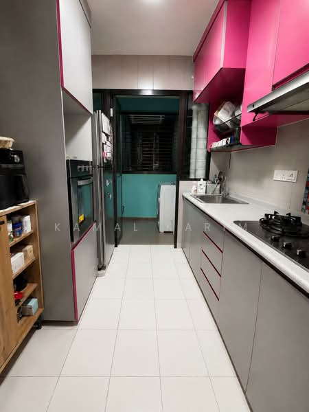 335A Yishun Riverwalk, 335A Yishun Street 31, 2 Bedrooms, 721 sqft, HDB Flat For Sale, by Kamal Karim, 500221036 - Kitchen - PropertyGuru.com.sg