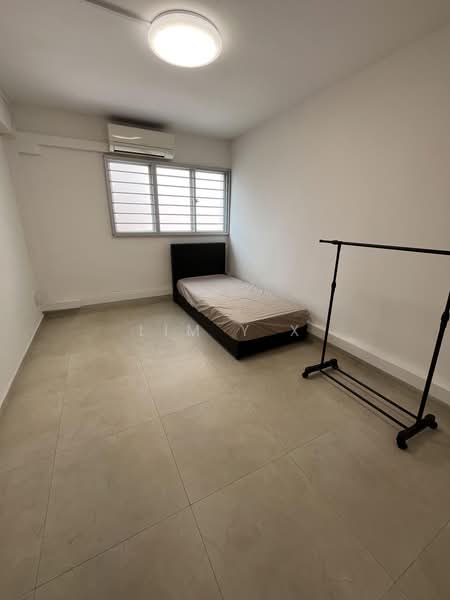 8 Holland Avenue, 8 Holland Avenue, 3 Bedrooms, 882 sqft, HDB Flat For Sale, by Lim Y X, 500221040 - Bedroom - PropertyGuru.com.sg