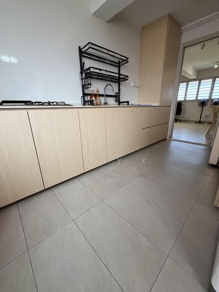 8 Holland Avenue, 8 Holland Avenue, 3 Bedrooms, 882 sqft, HDB Flat For Sale, by Lim Y X, 500221040 - Kitchen - PropertyGuru.com.sg