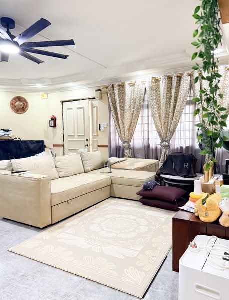 730 Tampines Street 71, 730 Tampines Street 71, 3 Bedrooms, 1,119 sqft, HDB Flat For Sale, by Nadiah Nasir, 500221042 - Living Room - PropertyGuru.com.sg