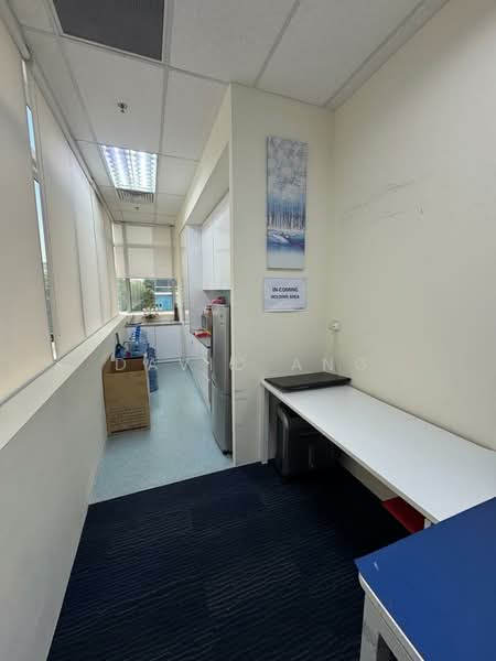 Hoi Hup Building, 16 Jalan Kilang, Alexandra / Commonwealth, 2,572 sqft, Light Industrial (B1) For Rent, by David Ang, 500221046 - Kitchen - CommercialGuru.com.sg