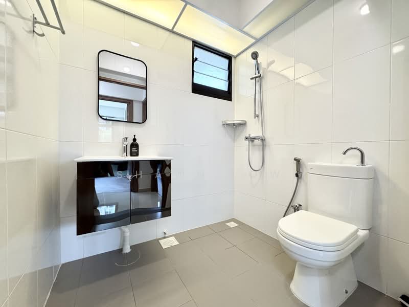113B Alkaff Crescent, 113B Alkaff Crescent, 2 Bedrooms, 732 sqft, HDB Flat For Sale, by Shawn Low, 500221047 - Common Bathroom - PropertyGuru.com.sg