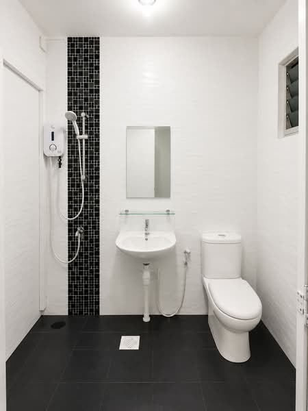 228 Choa Chu Kang Central, 228 Choa Chu Kang Central, 3 Bedrooms, 1,313 sqft, HDB Flat For Sale, by Ram S, 500221055 - Bathroom - PropertyGuru.com.sg