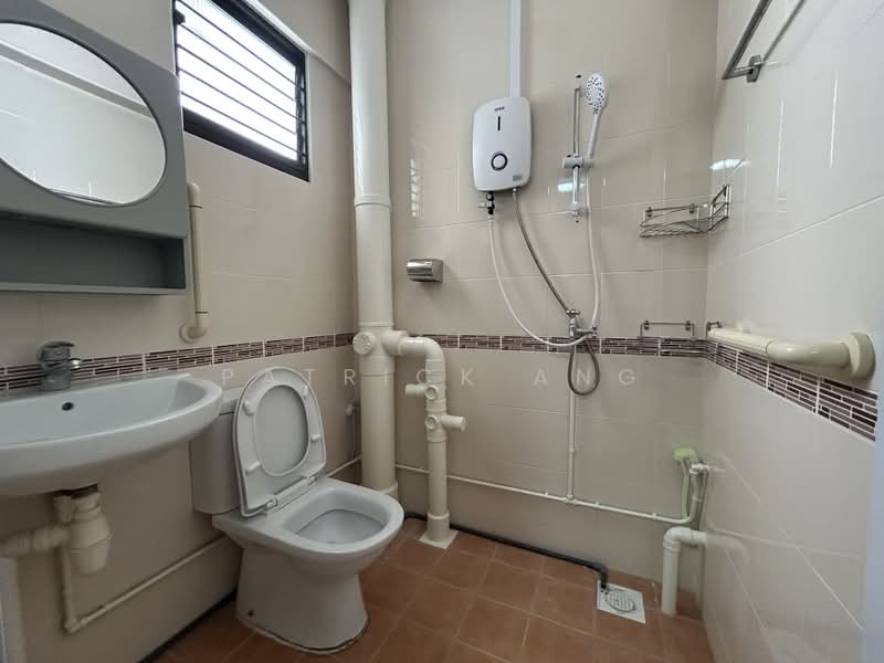 108 Jurong East Street 13, 108 Jurong East Street 13, Room Rental, 120 sqft, HDB Flat For Rent, by Patrick Ang, 500221065 - Bathroom - PropertyGuru.com.sg