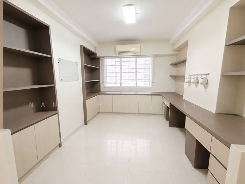 171 Lorong 1 Toa Payoh, 171 Lorong 1 Toa Payoh, 4 Bedrooms, 1,324 sqft, HDB Flat For Sale, by Nancy Hidajat Lim, 500221072 - Study room - PropertyGuru.com.sg