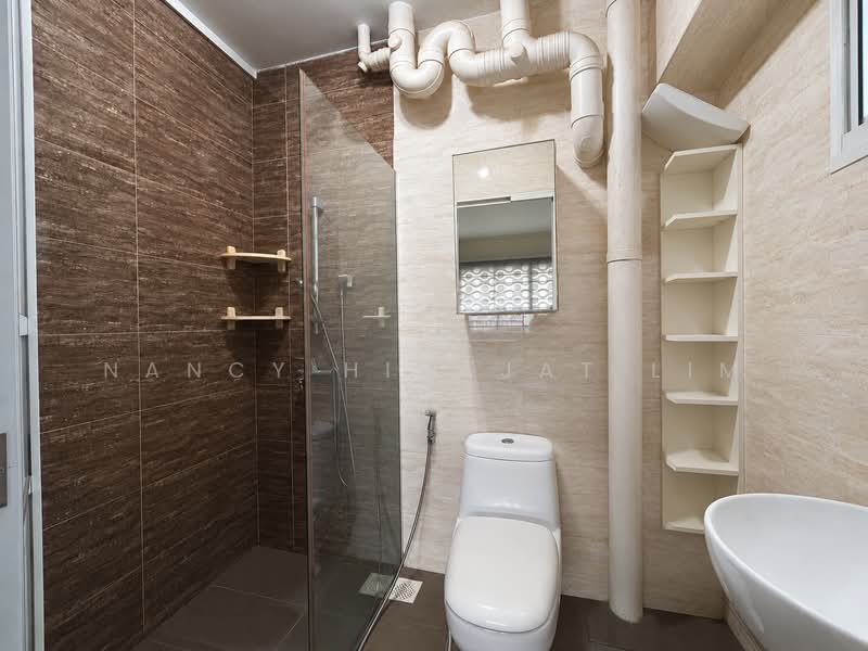 171 Lorong 1 Toa Payoh, 171 Lorong 1 Toa Payoh, 4 Bedrooms, 1,324 sqft, HDB Flat For Sale, by Nancy Hidajat Lim, 500221072 - Master Bathroom - PropertyGuru.com.sg