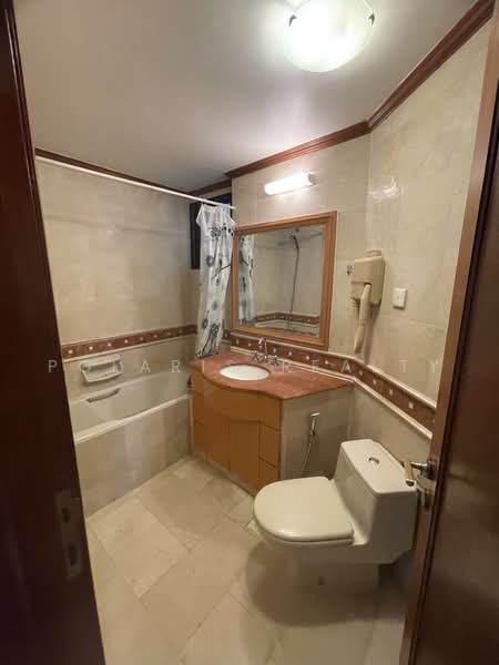Eastpoint Green, 1 Simei Street 3, 3 Bedrooms, 1,184 sqft, Condominium For Sale, by PUAH CHEE KONG RICHARD, 500221076 - Master Bathroom - PropertyGuru.com.sg