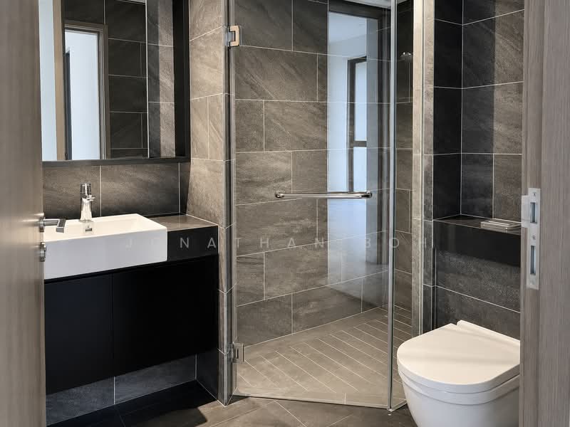 Affinity At Serangoon, , 2 Bedrooms, 624 sqft, Condominium For Rent, by Jonathan Boh, 500221077 - Bathroom - PropertyGuru.com.sg