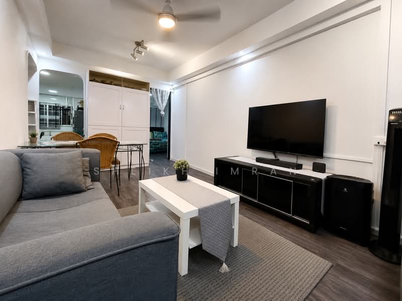 112 Tampines Street 11, 112 Tampines Street 11, 2 Bedrooms, 807 sqft, HDB Flat For Sale, by Sheikh Imran, 500221086 - Living Room - PropertyGuru.com.sg