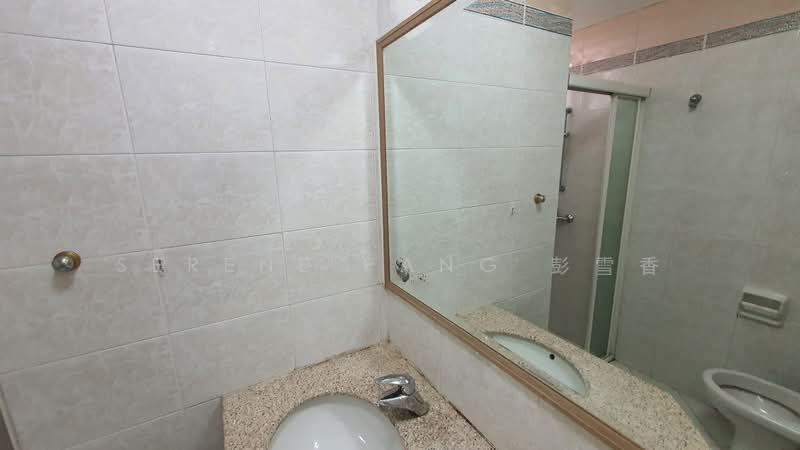 Oleander Towers, 911 Lorong 1 Toa Payoh, Room Rental, 90 sqft, Apartment For Rent, by Serene Pang 彭雪香, 500221095 - Bathroom - PropertyGuru.com.sg