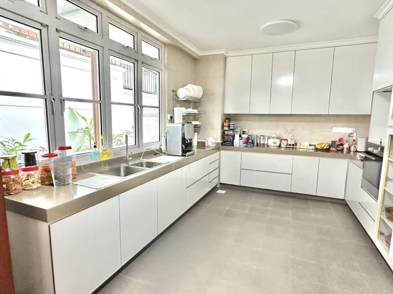 Mera Gardens, Almond Avenue, 5 Bedrooms, 4,700 sqft, Detached House For Sale, by Christine Low, 500221103 - Kitchen - PropertyGuru.com.sg
