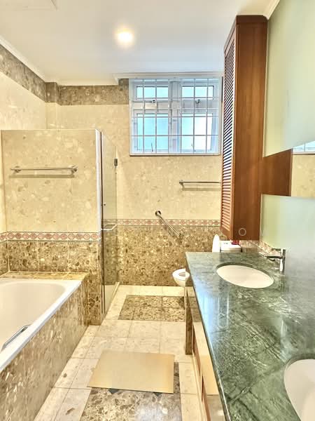 Mera Gardens, Almond Avenue, 5 Bedrooms, 4,700 sqft, Detached House For Sale, by Christine Low, 500221103 - Bathroom - PropertyGuru.com.sg
