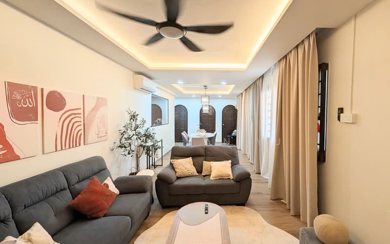 224 Bishan Street 23, 224 Bishan Street 23, 3 Bedrooms, 1,163 sqft, HDB Flat For Sale, by Tan Guan Yu, 500221111 - Living Room - PropertyGuru.com.sg