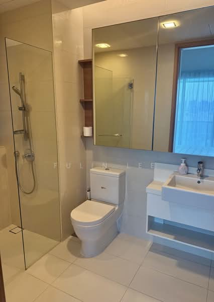 Soleil @ Sinaran, 6 Sinaran Drive, 2 Bedrooms, 1,453 sqft, Condominium For Rent, by Fulin Lee, 500221121 - Bathroom - PropertyGuru.com.sg